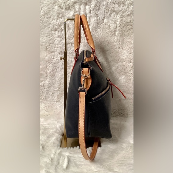 Dooney & Bourke - Picture 4 of 16